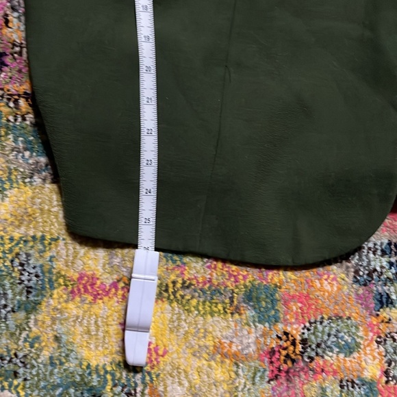 Gorgeous olive green dress coat. - Picture 5 of 10